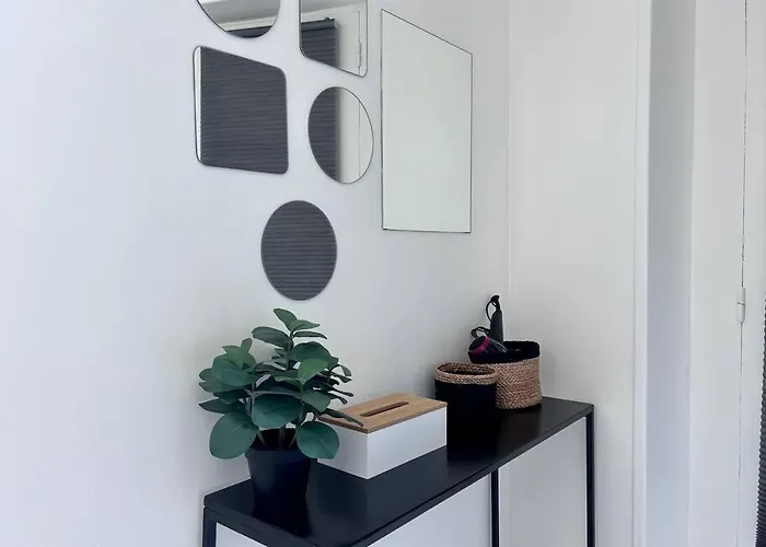 Le Cocon Bayeusain X Parking By Melrose *