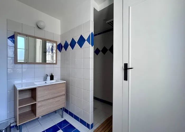 Le Cocon Bayeusain X Parking By Melrose *